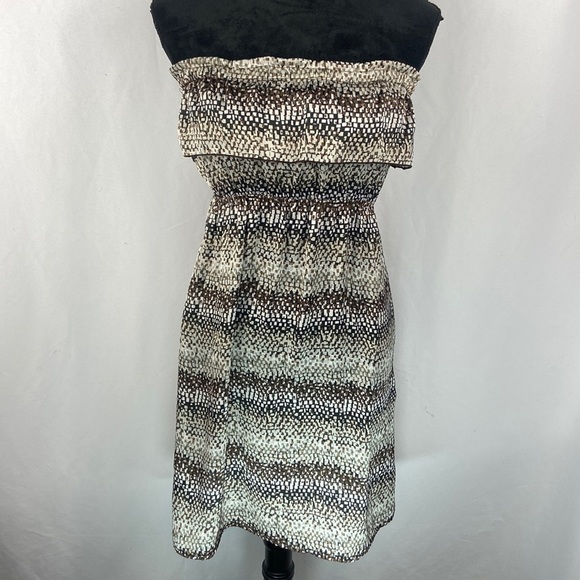 Velvet Torch Sleeveless Ruffle Print Dress with Ruching Under Bust - Picture 2 of 5